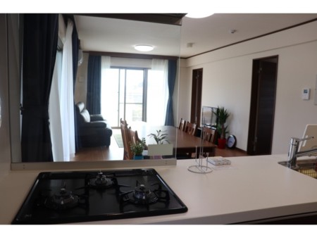 対面キッチン。お喋りしながらお料理つくり