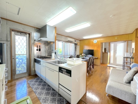 キッチン完備で自炊もできます！